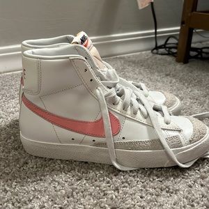 Nike Blazer Mid Top Sneakers